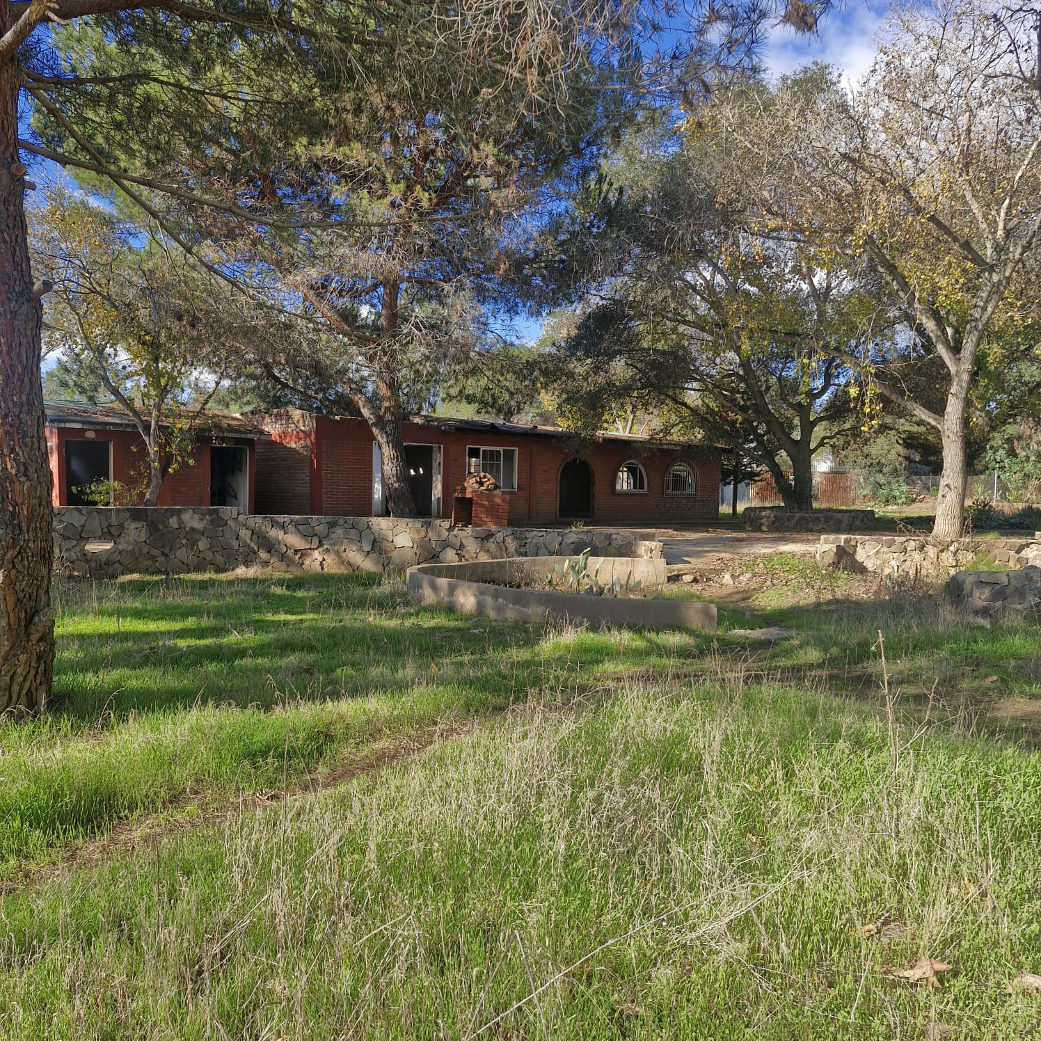 amplio Terreno escriturable con servicios $268,000.00 dls