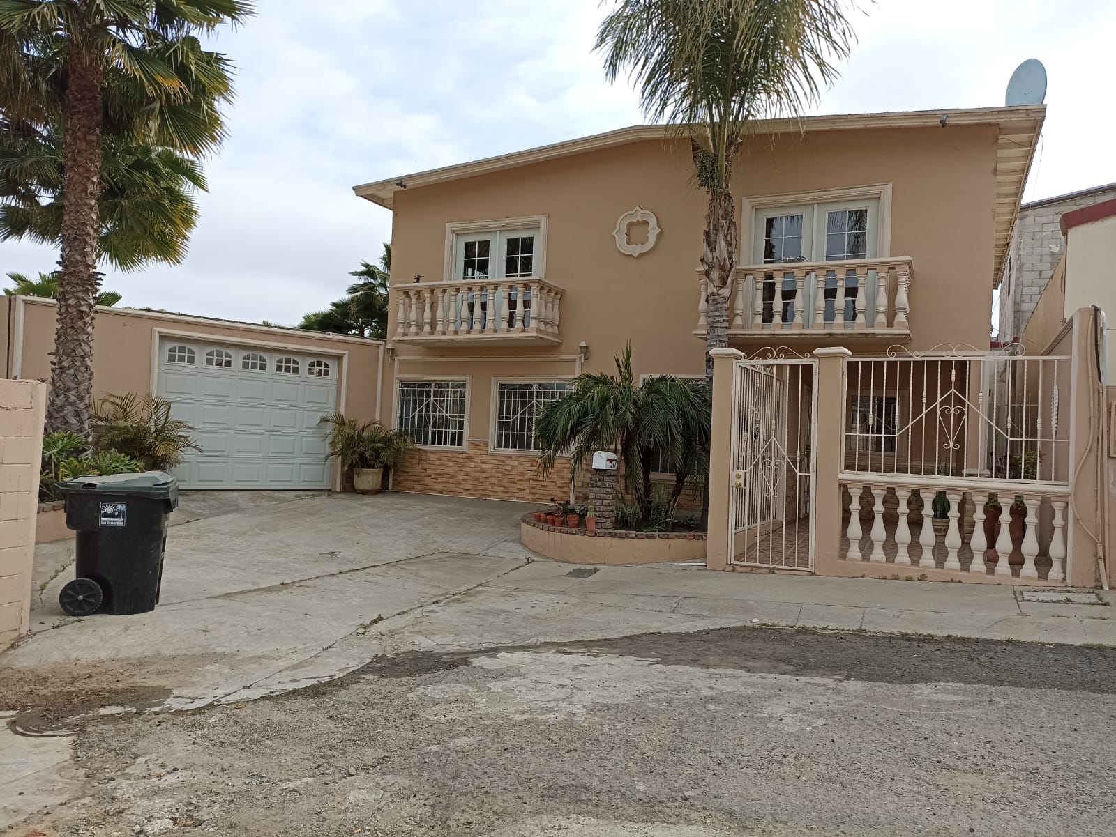 Bonita y amplia casa en Villa Residencial del Prado $3,700,000.00
